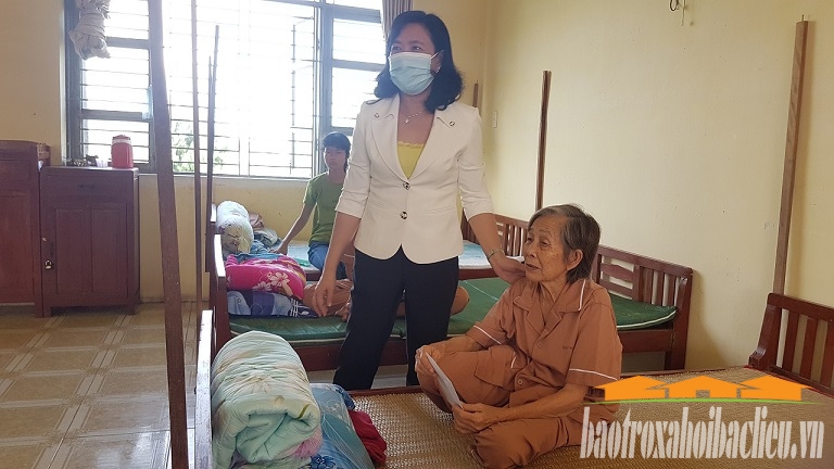Lãnh đạo Sở LĐ-TB&XH tỉnh Bạc Liêu thăm hỏi, động viên sức...